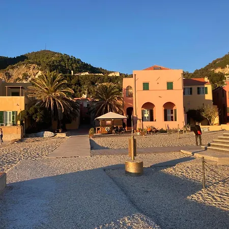 Dreamy Duplex Apartment Varigotti